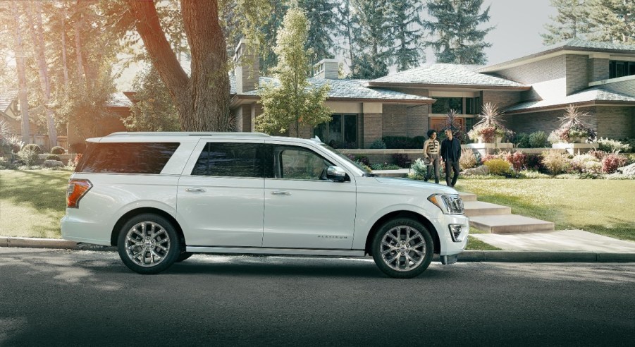 White Ford Expedition Platinum Edition