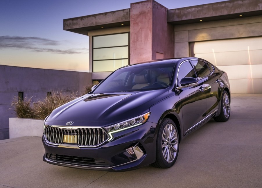 a 2020 Kia Cadenza parked in a driveway.