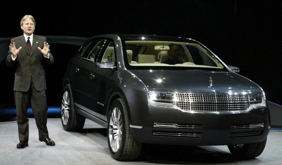 A Lincoln Aviator on display