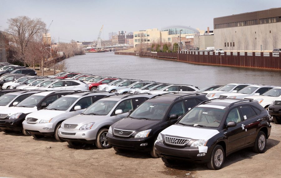 Used Lexus cars on display at a dealership