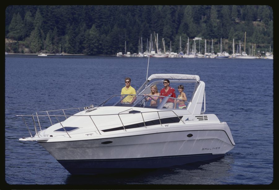 People going for a ride in a Bayliner boat