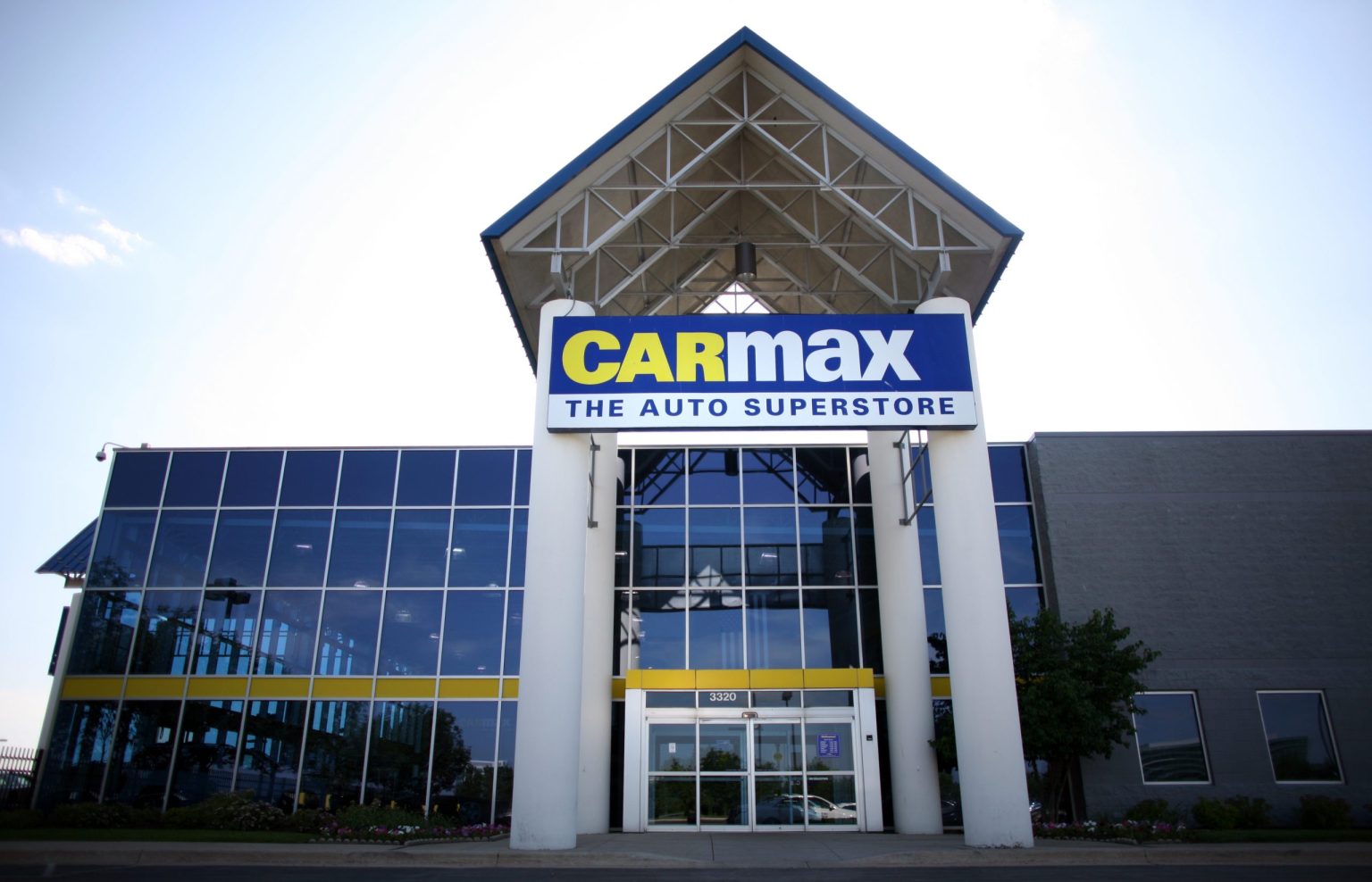 How Does CarMax Work When Selling a Car?