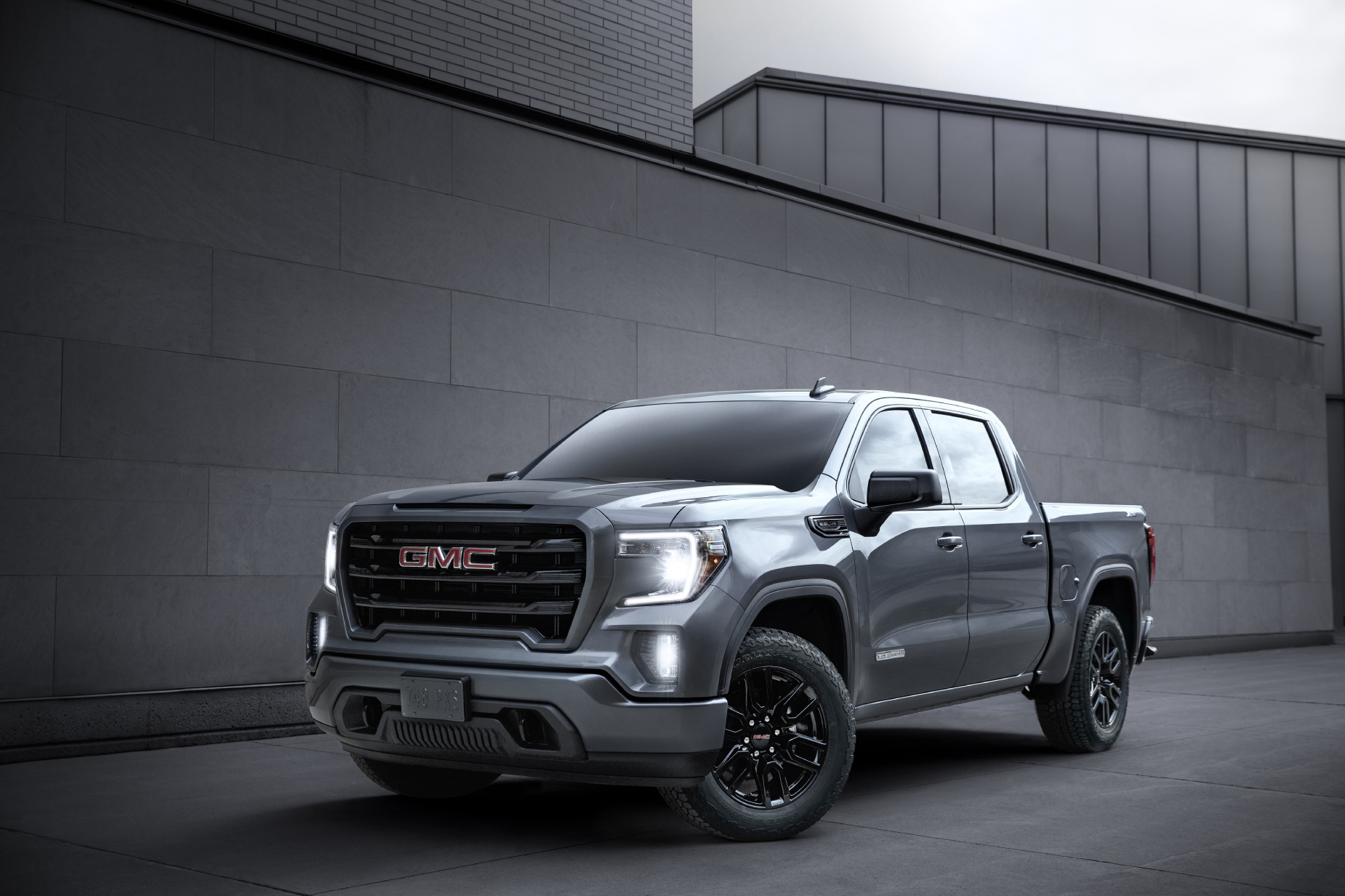 Here S Why Gmc Sierra 1500 Owners Dread Driving Their Truck