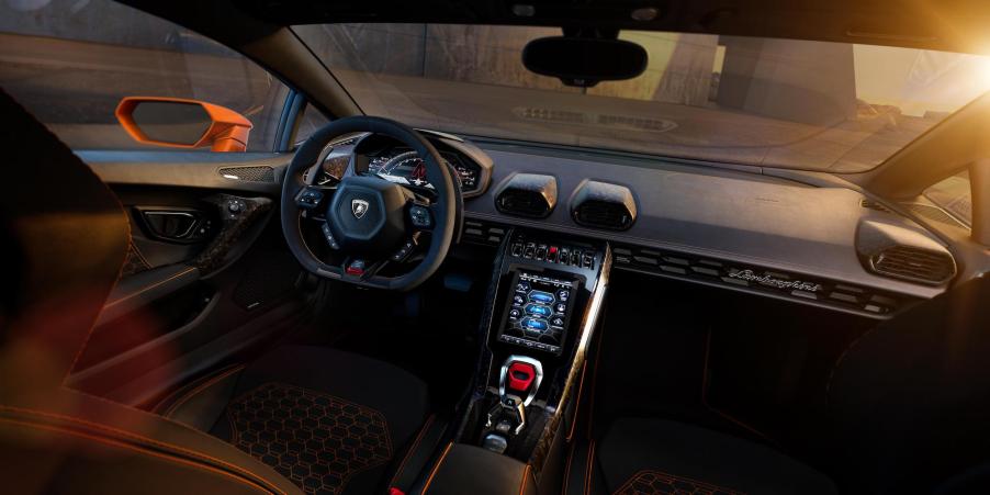 Lamborghini Huracán EVO interior