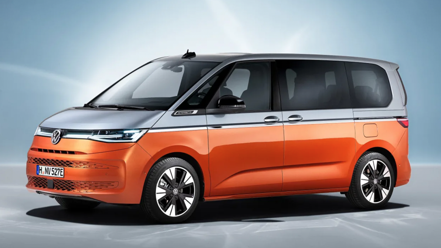 2022 Volkswagen T7 Multivan two-tone in orange and silver