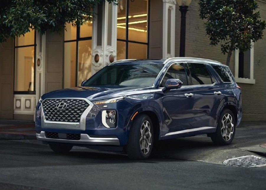 2021 Hyundai Palisade outside of a store