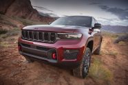 2022 Jeep Grand Cherokee 4xe Vs 2021 Toyota RAV4 Hybrid