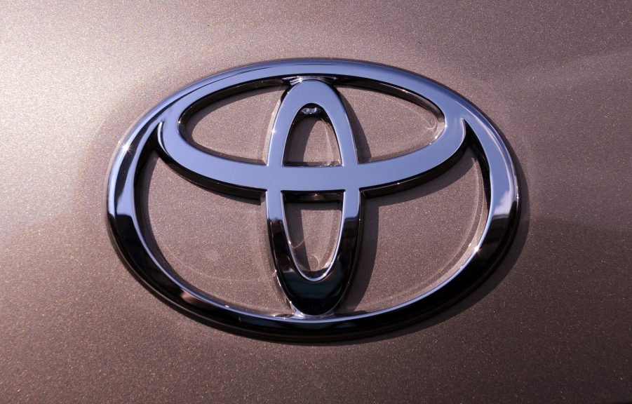 Toyota badge