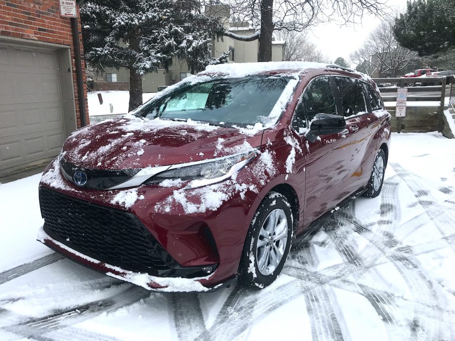 2022 Toyota Sienna XSE in the snow