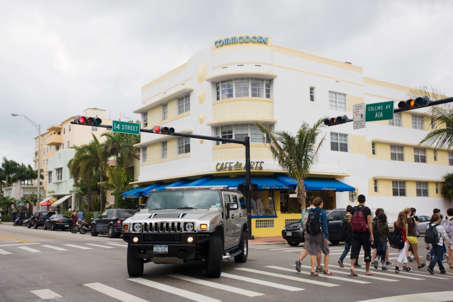 Hummer SUV corner pedestrians crosswalk