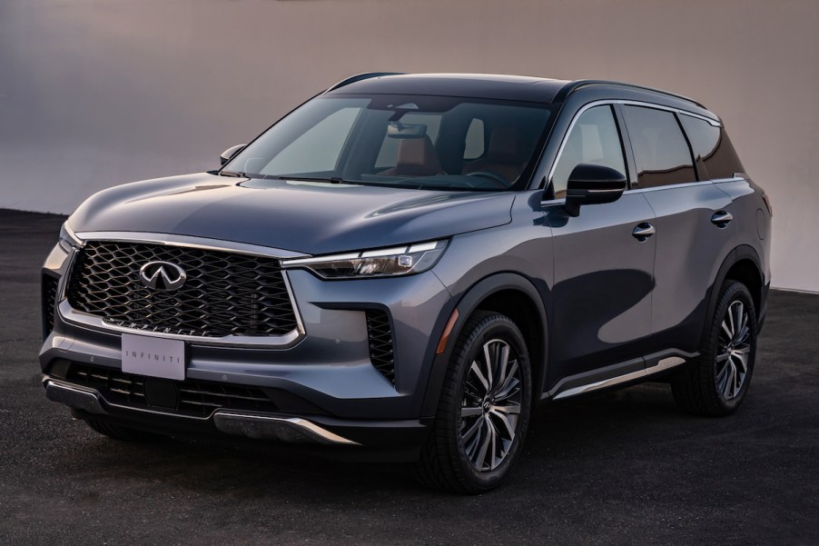 2022 Infiniti QX60 braking distance wet roads