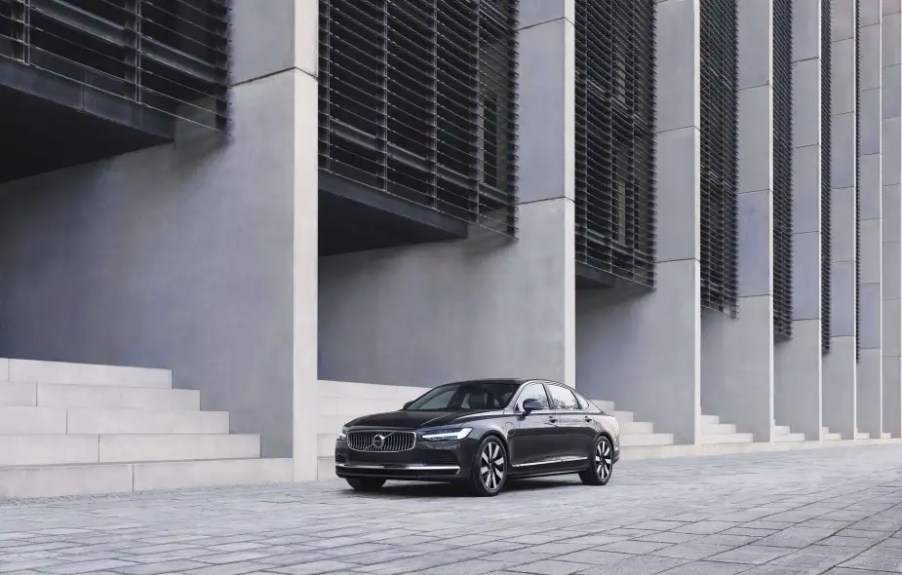 2023 Volvo S90 is one of the safest and best luxury cars for families.