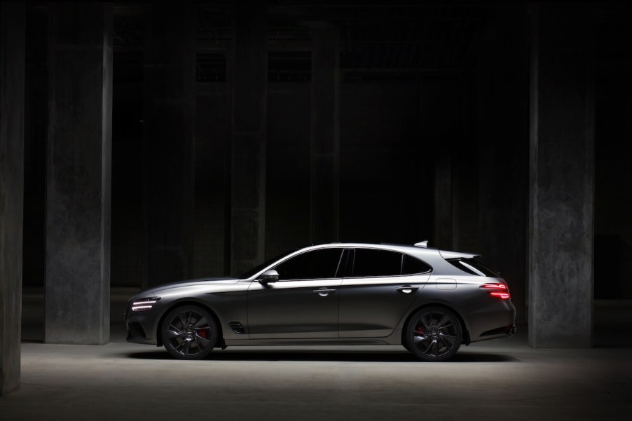 2023 Genesis G70 Wagon silver