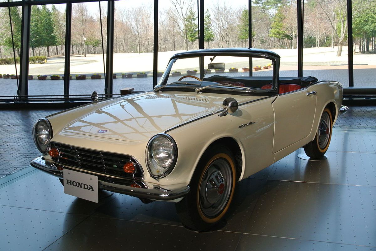 The Honda's First Sports Car Was the Highest-Revving Road-Going Four ...