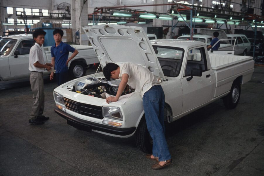 A Peugeot 504 pickup was also a Group B rally truck.