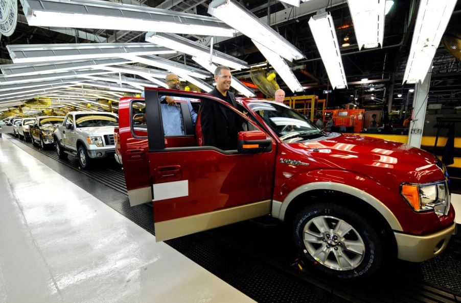 The final assembly line at the Kansas City Ford Assembly plant in Claycomo, Missouri, with a Ford F-150 Lobo