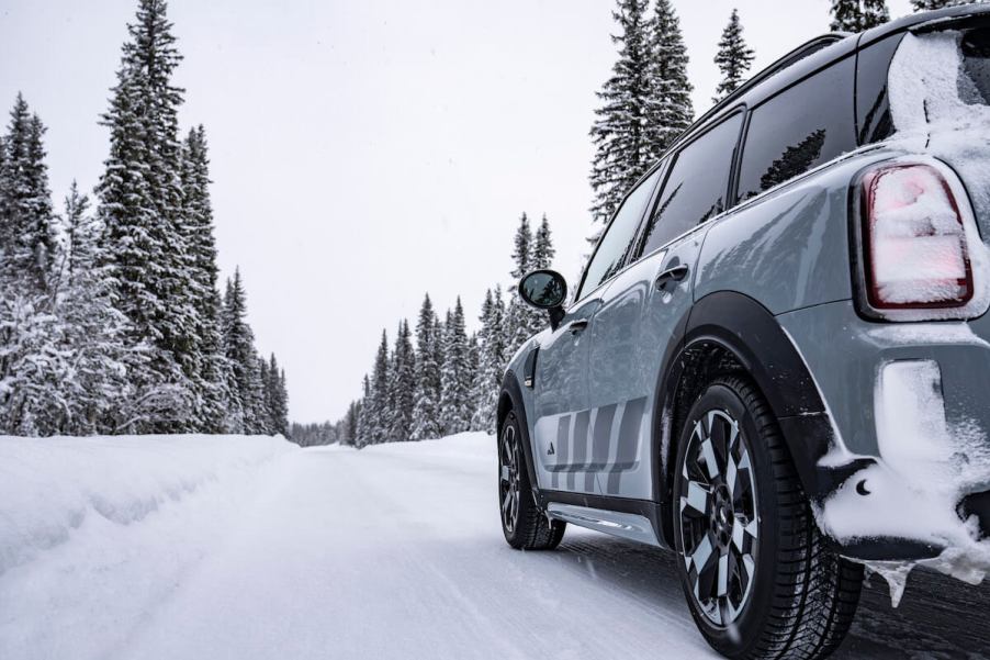 A side view of the 2012 Mini Countryman in the snow