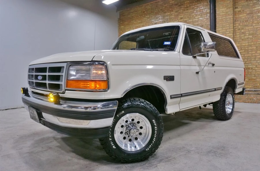 1992 Federal Surveillance Ford Bronco