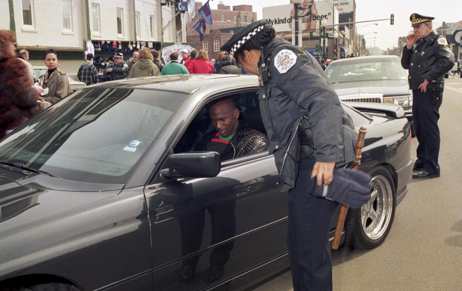 La BMW 850i de Michael Jordan rapporte à une remorque 108 000 ...