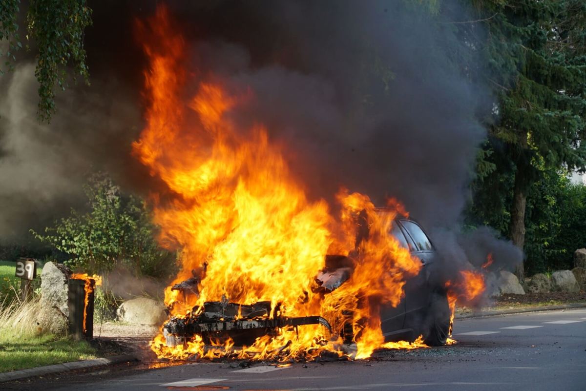 Australian man sets himself on fire after trying to burn a getaway car