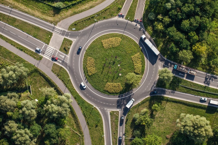 An aerial view of traffic in a roundabout