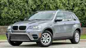 2012 BMW X5 parked in left front angle view