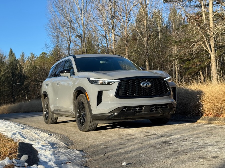 The 2025 Infiniti QX60 near snow