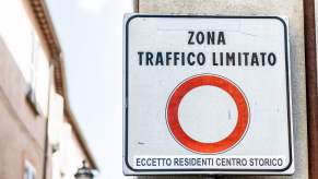 A ZTL traffic restriction sign in Italy