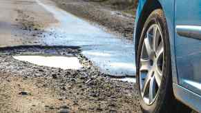 Several drivers in Ohio recently experienced car problems in the same day that stemmed from one pothole.