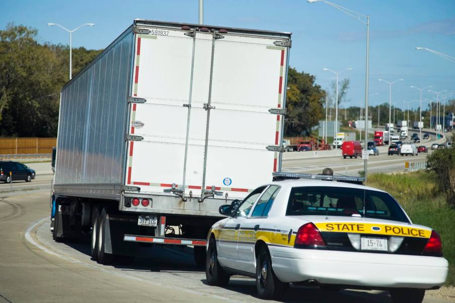 Semi truck stopped by police after immigrant smuggler operation ignored mechanic's warnings.